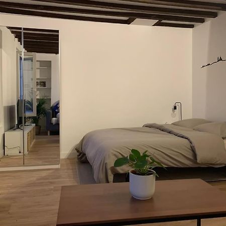 Studio Lumineux, Refait A Neuf, Metro Jourdain Paris Bagian luar foto