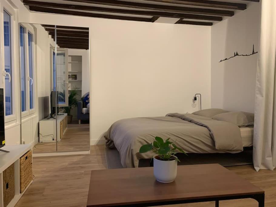 Studio Lumineux, Refait A Neuf, Metro Jourdain Paris Bagian luar foto